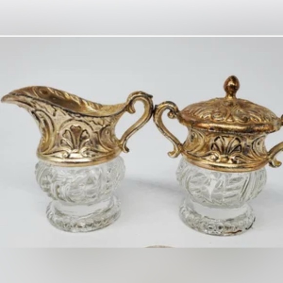 Vintage Clear Glass With Silver-Tone Metal Tops Salt  & Pepper Shakers  2.5” - Picture 1 of 6